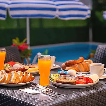 Royal Hotel 4*