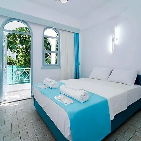 Royal Hotel